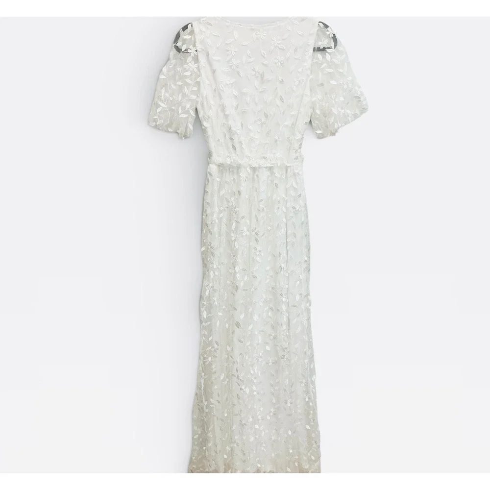 NWT Baltic Born Marseille Embossed Maxi Dress White Floral Embroidery V-Neck M - Picture 5 of 7